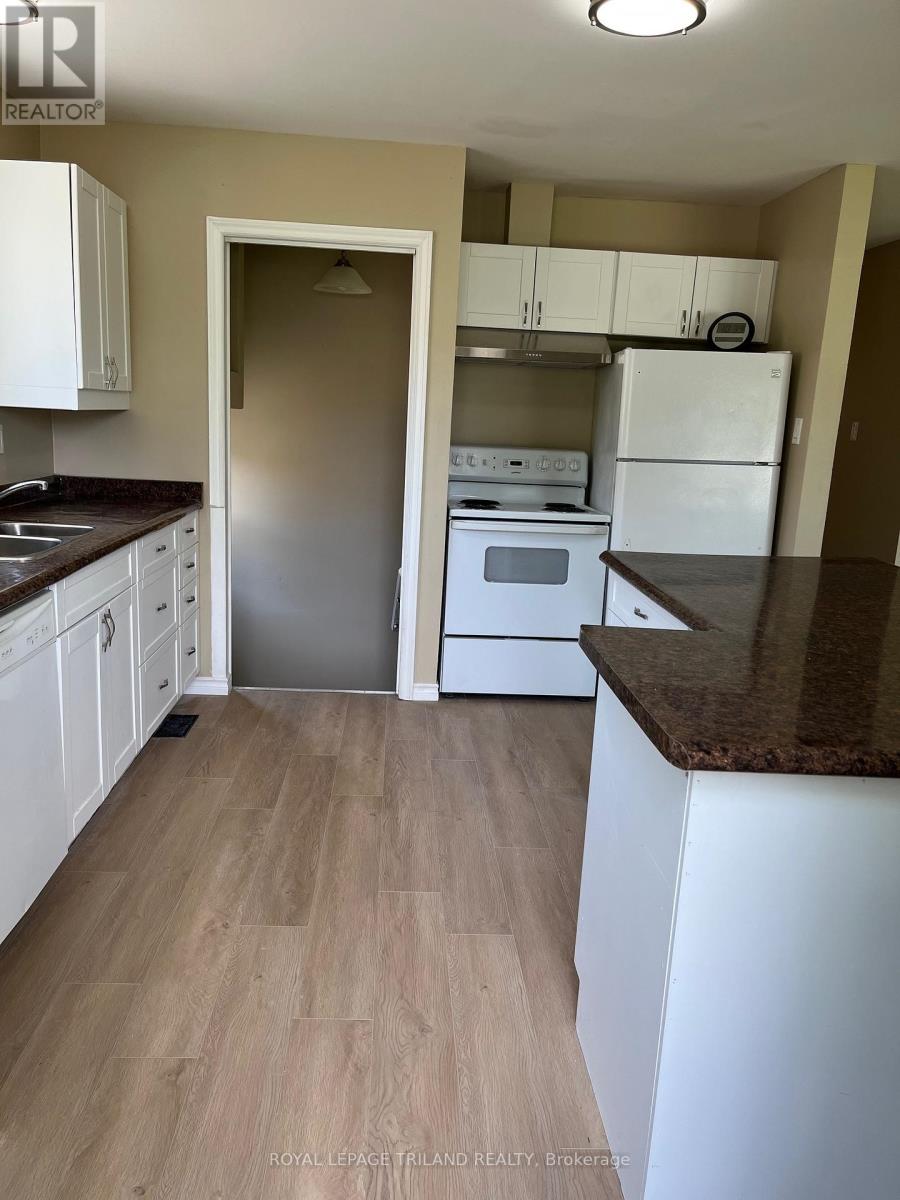 1683 Hansuld Street, London East (East H), Ontario  N5V 1Y6 - Photo 6 - X12392918