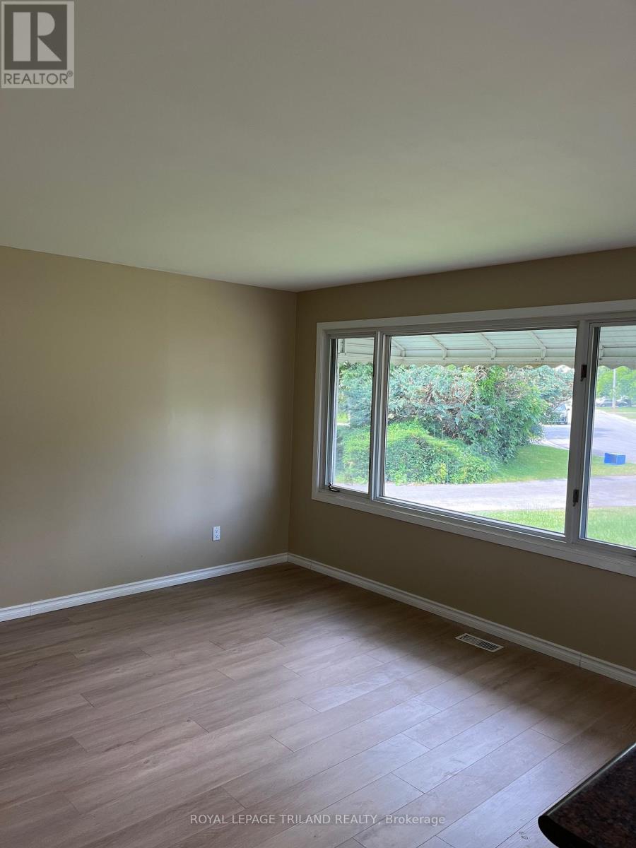 1683 Hansuld Street, London East (East H), Ontario  N5V 1Y6 - Photo 9 - X12392918