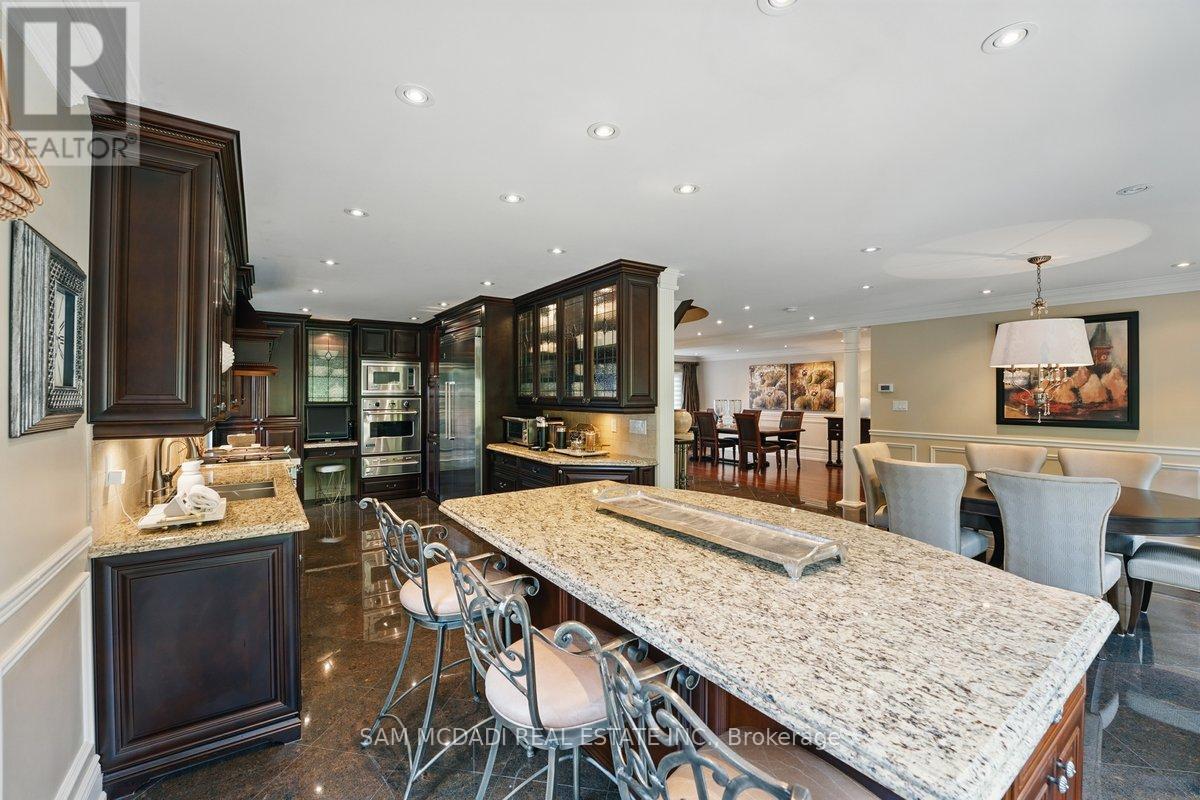 215 Anastasia Terrace, Mississauga, Ontario  L5B 3A5 - Photo 12 - W12392952