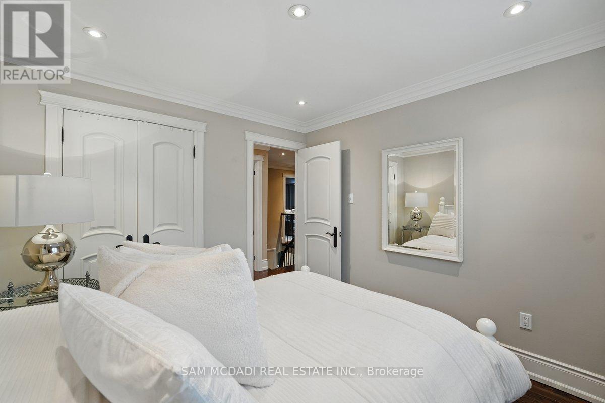 215 Anastasia Terrace, Mississauga, Ontario  L5B 3A5 - Photo 21 - W12392952