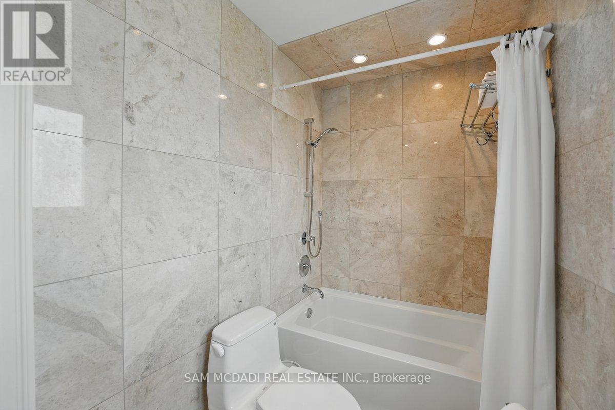 215 Anastasia Terrace, Mississauga, Ontario  L5B 3A5 - Photo 27 - W12392952