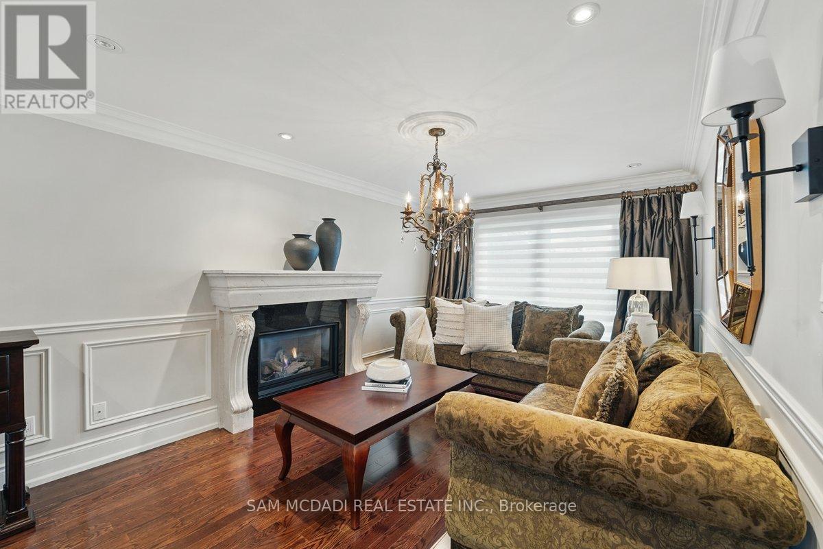 215 Anastasia Terrace, Mississauga, Ontario  L5B 3A5 - Photo 6 - W12392952