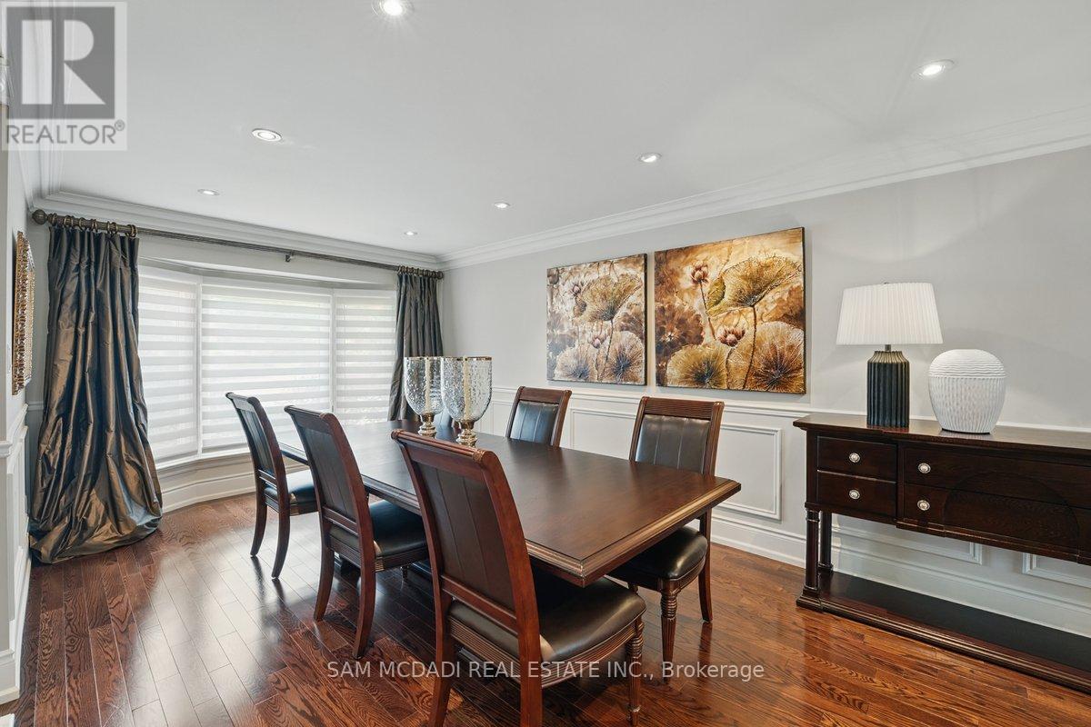 215 Anastasia Terrace, Mississauga, Ontario  L5B 3A5 - Photo 8 - W12392952