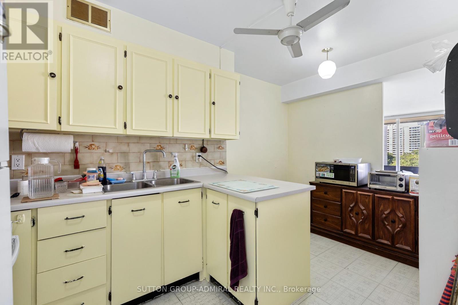 806 - 455 Sentinel Road, Toronto, Ontario  M3J 1V5 - Photo 18 - W12392962