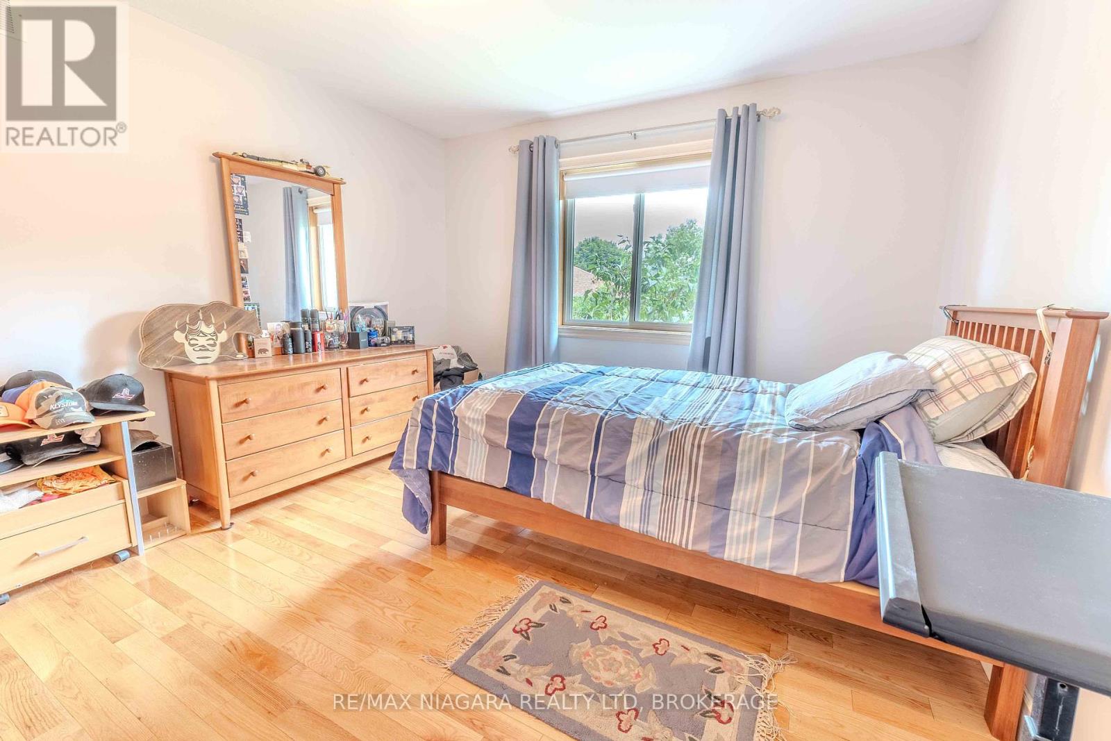6287 Emma Street, Niagara Falls (Stamford), Ontario  L2J 4H2 - Photo 16 - X12393011