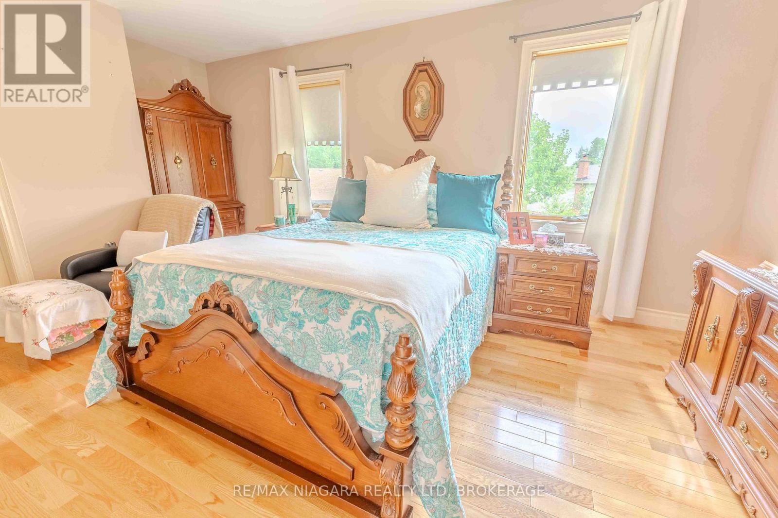 6287 Emma Street, Niagara Falls (Stamford), Ontario  L2J 4H2 - Photo 17 - X12393011