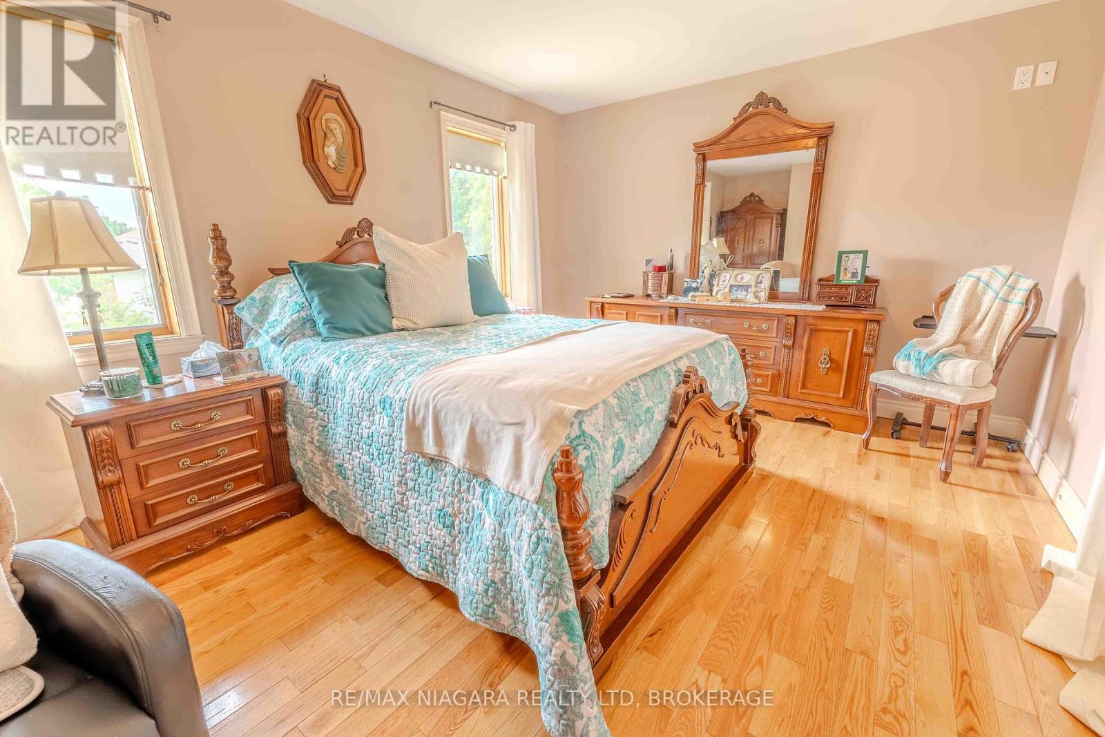 6287 Emma Street, Niagara Falls (Stamford), Ontario  L2J 4H2 - Photo 18 - X12393011
