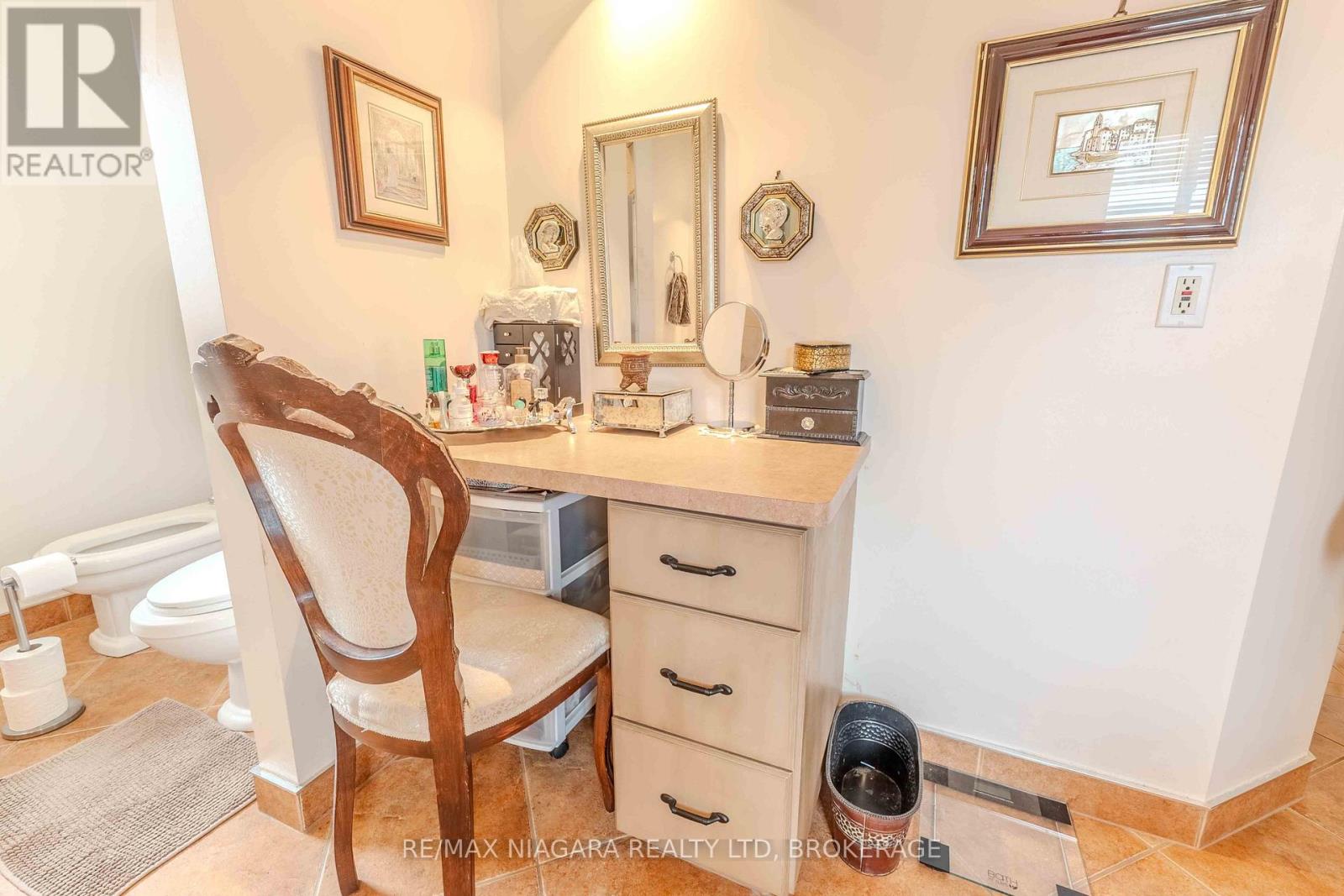 6287 Emma Street, Niagara Falls (Stamford), Ontario  L2J 4H2 - Photo 20 - X12393011