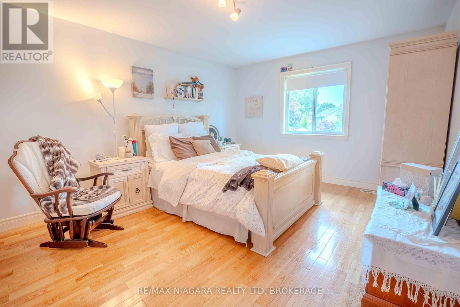 6287 Emma Street, Niagara Falls (Stamford), Ontario  L2J 4H2 - Photo 23 - X12393011