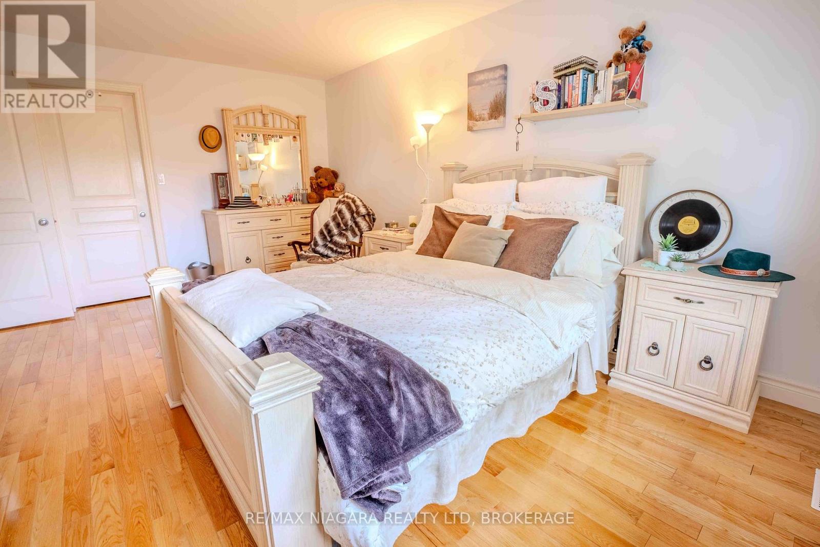 6287 Emma Street, Niagara Falls (Stamford), Ontario  L2J 4H2 - Photo 24 - X12393011