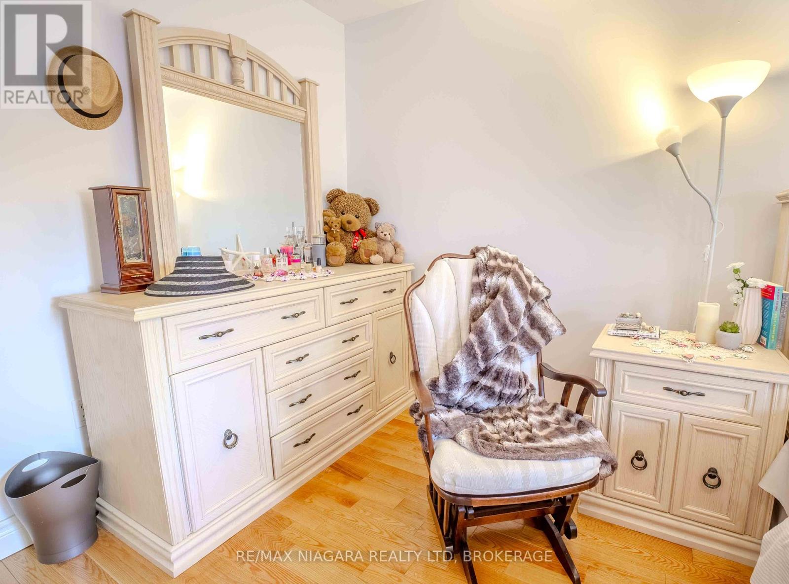 6287 Emma Street, Niagara Falls (Stamford), Ontario  L2J 4H2 - Photo 25 - X12393011