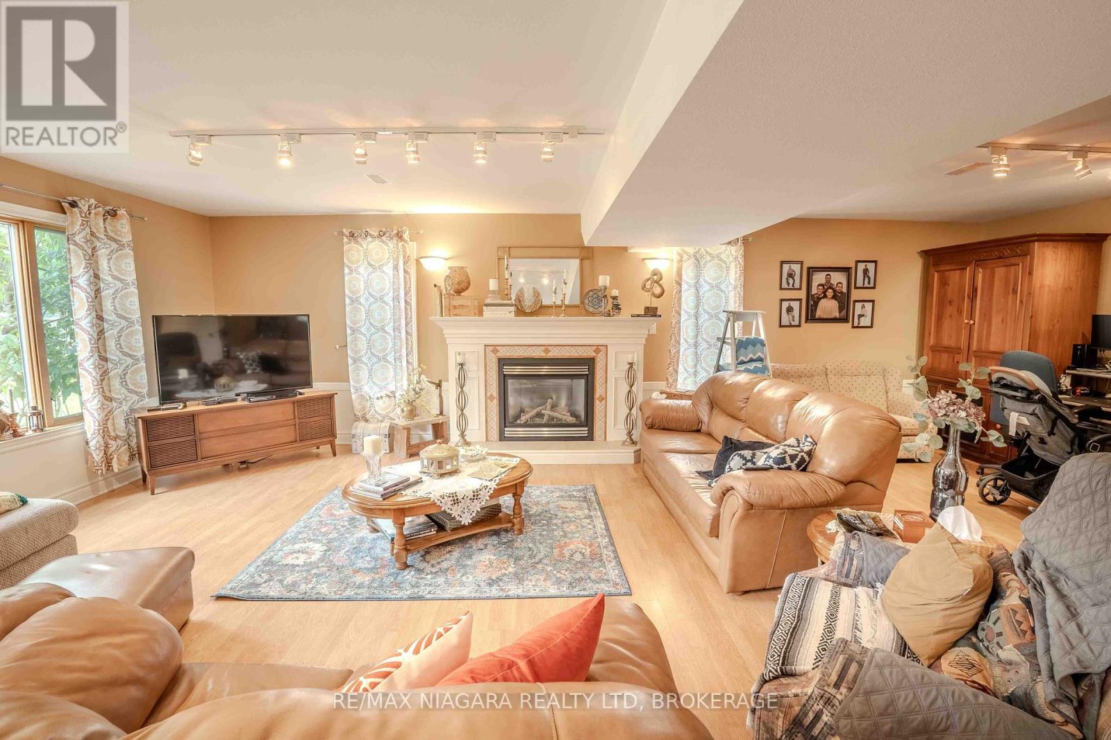 6287 Emma Street, Niagara Falls (Stamford), Ontario  L2J 4H2 - Photo 33 - X12393011