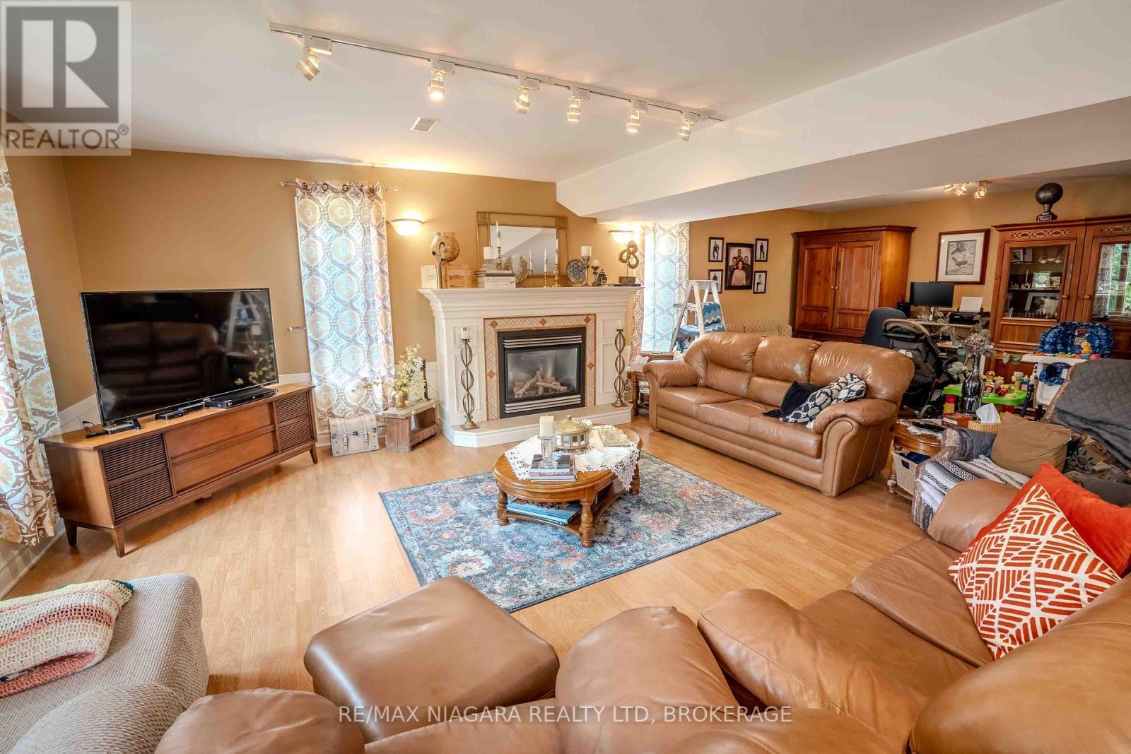 6287 Emma Street, Niagara Falls (Stamford), Ontario  L2J 4H2 - Photo 34 - X12393011