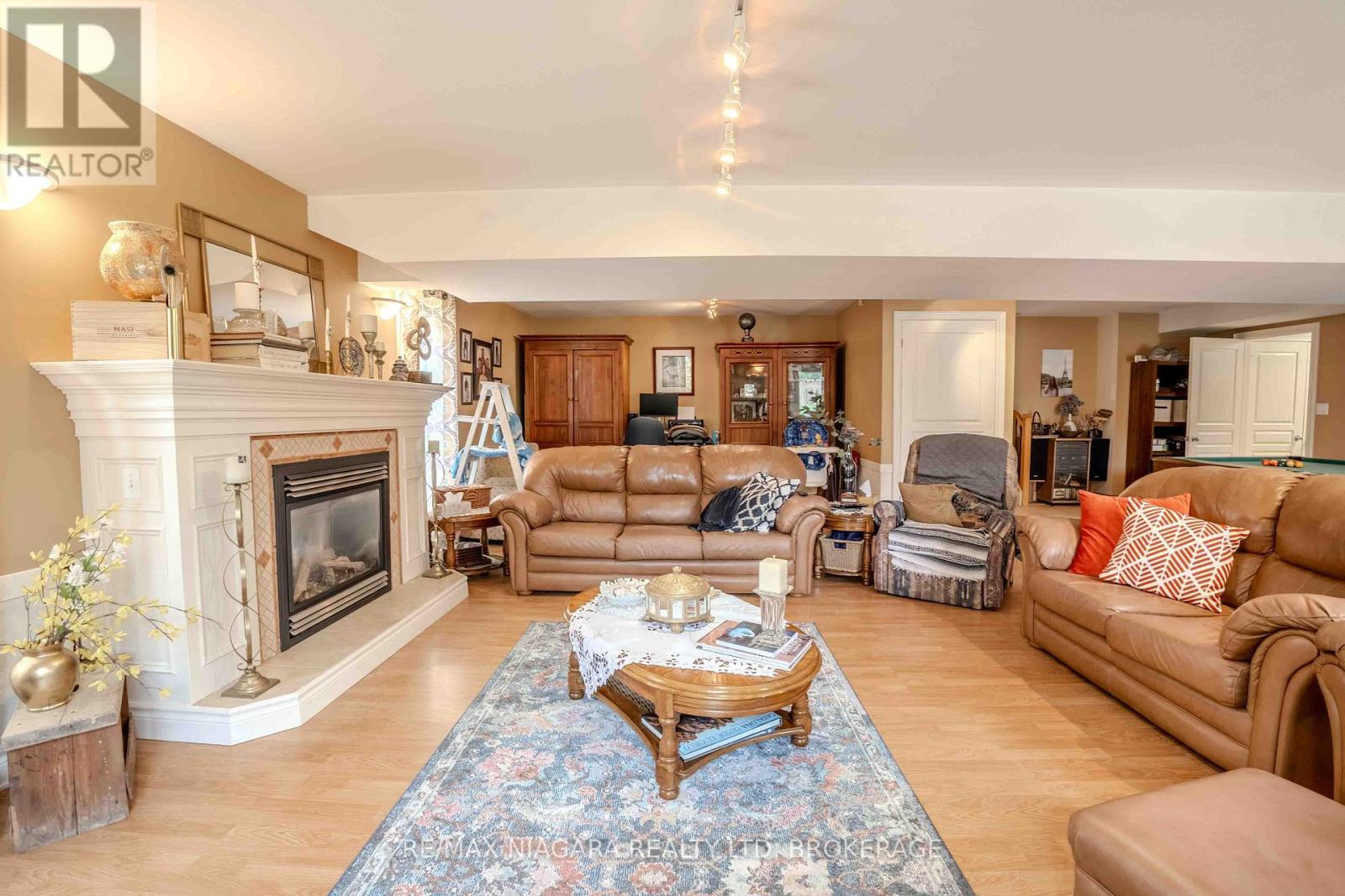 6287 Emma Street, Niagara Falls (Stamford), Ontario  L2J 4H2 - Photo 35 - X12393011