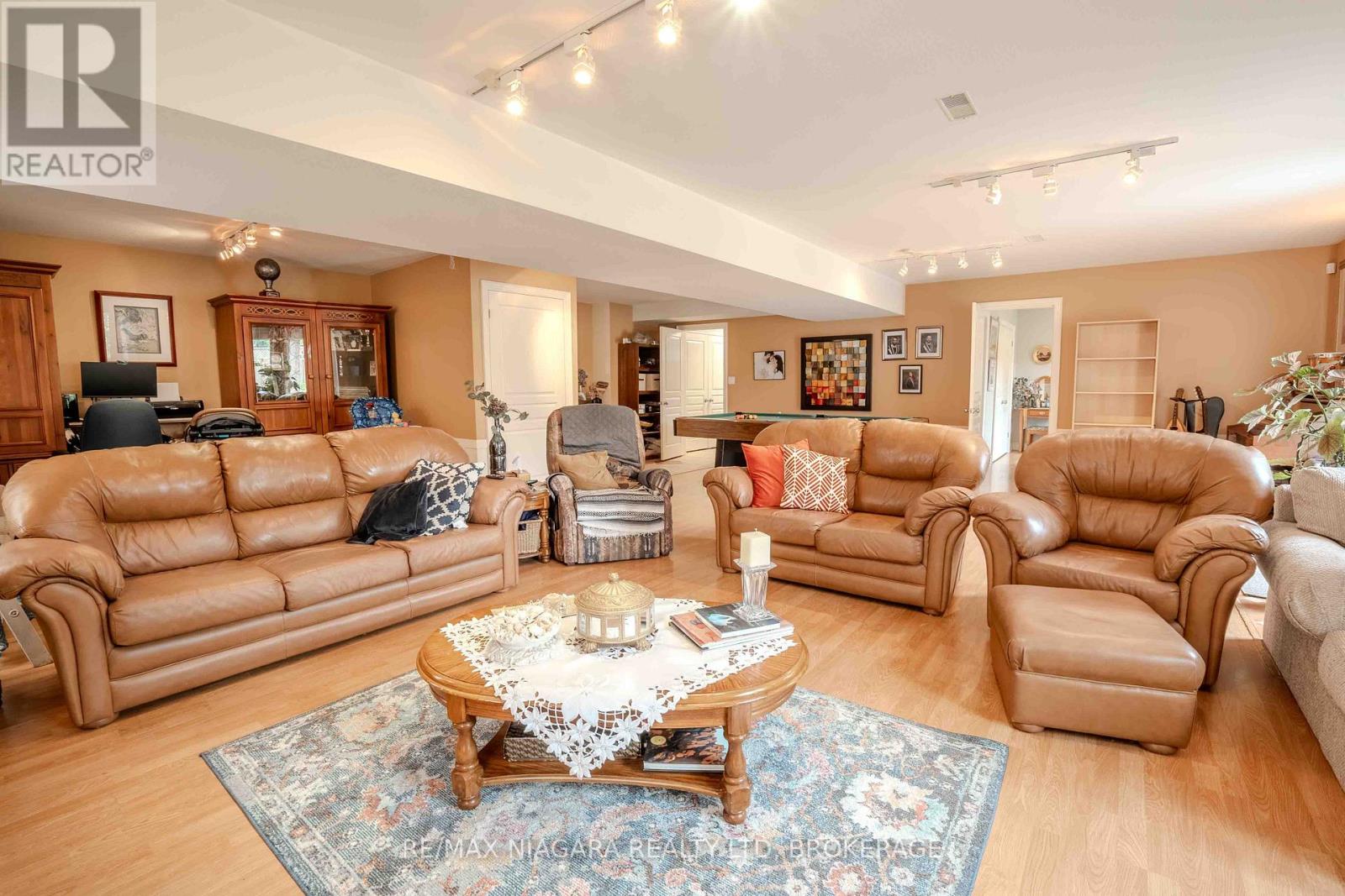6287 Emma Street, Niagara Falls (Stamford), Ontario  L2J 4H2 - Photo 36 - X12393011