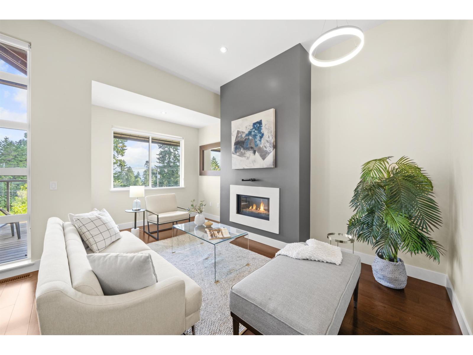 209 13585 16 Avenue, Surrey, British Columbia  V4A 1P6 - Photo 4 - R3046000