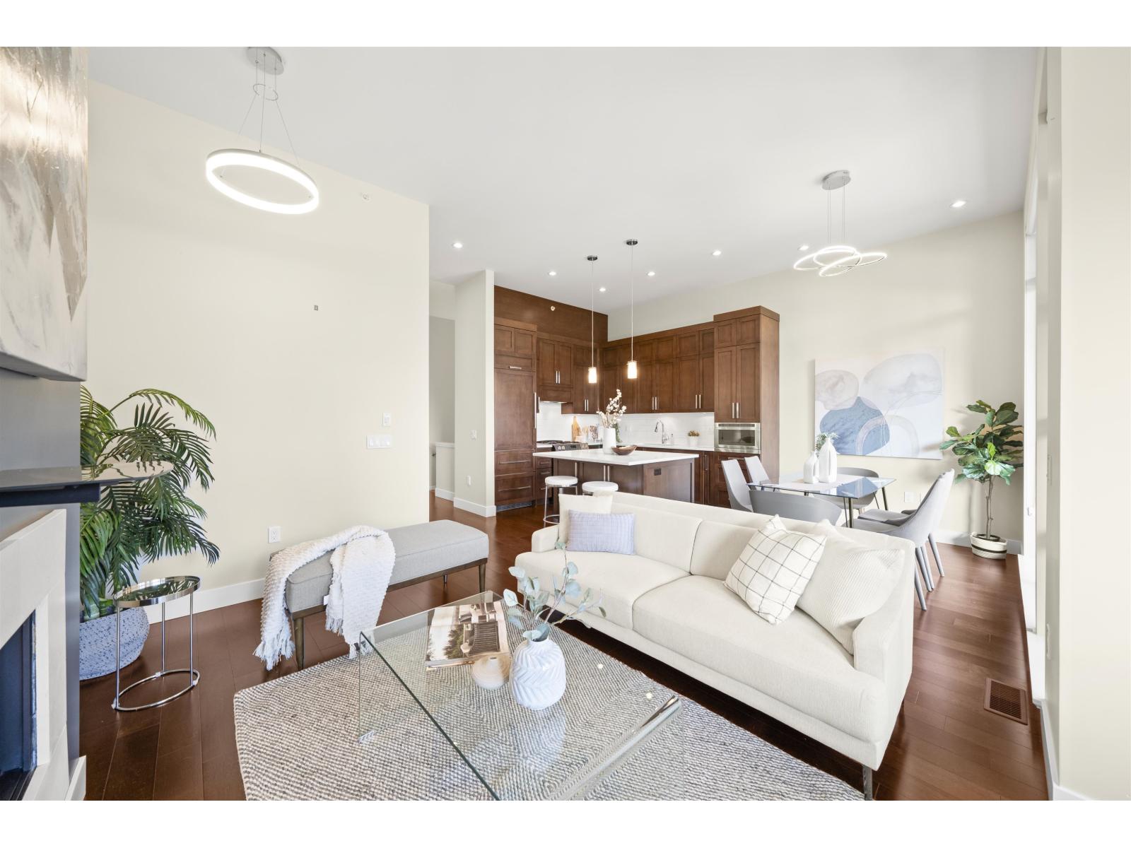 209 13585 16 Avenue, Surrey, British Columbia  V4A 1P6 - Photo 5 - R3046000