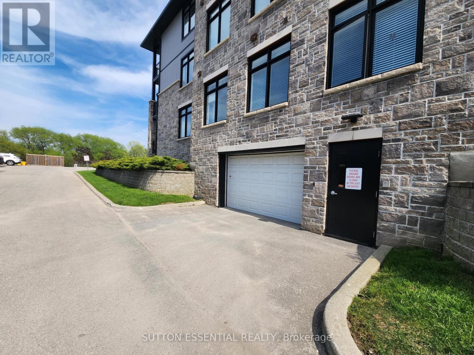 102 - 1109 Millwood Avenue, Brockville, Ontario  K6V 0C7 - Photo 4 - X12392988