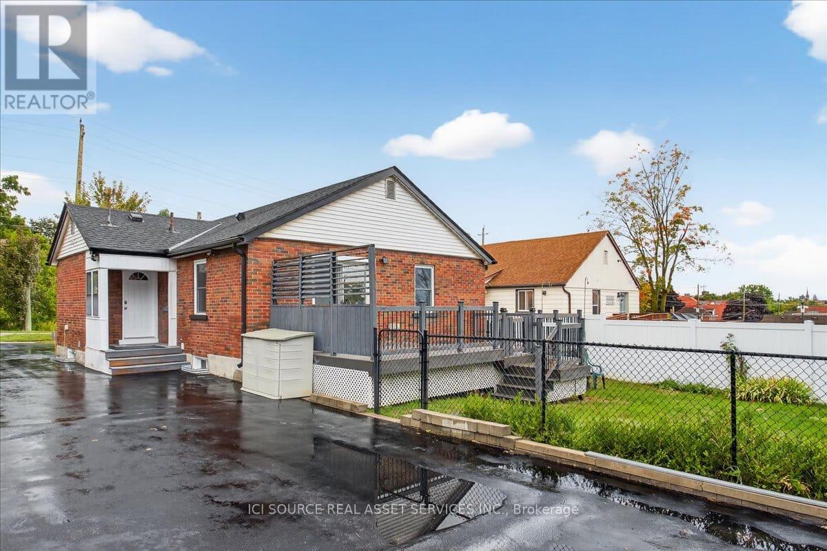 223 Mississaga Street W, Orillia, Ontario  L3V 3B6 - Photo 33 - S12390458