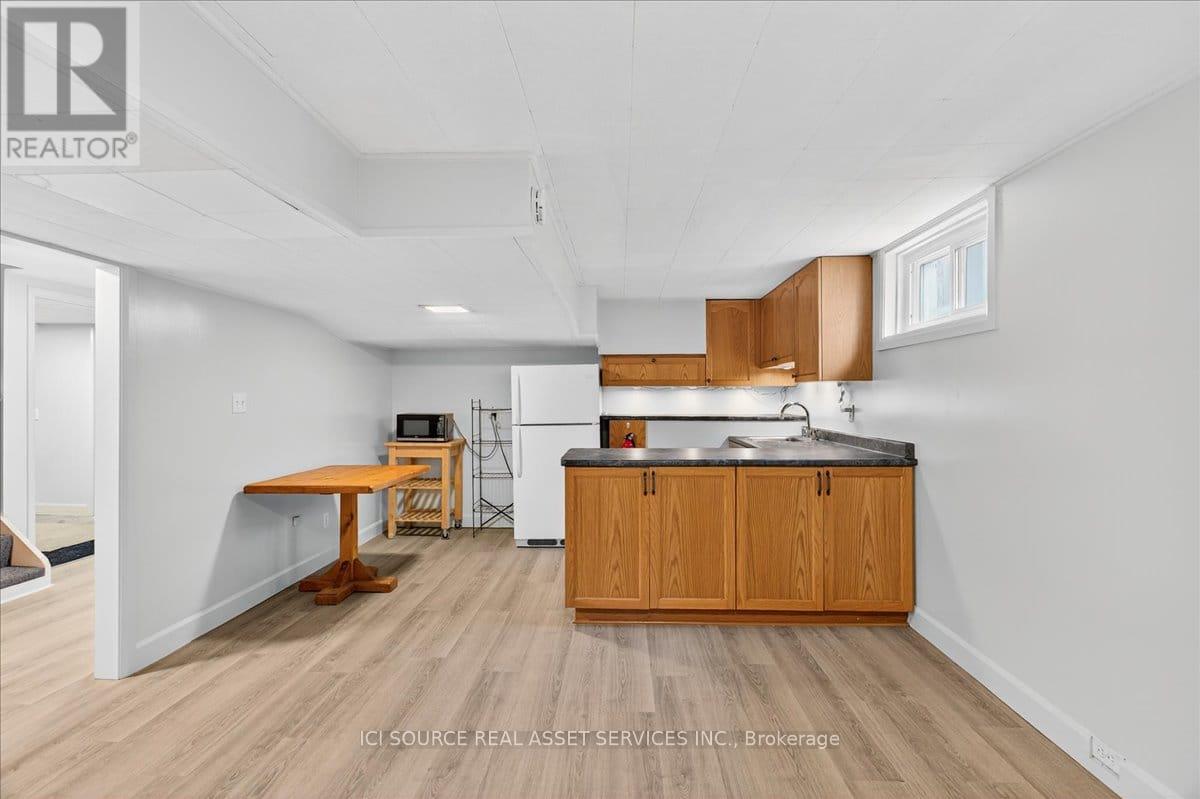 223 Mississaga Street W, Orillia, Ontario  L3V 3B6 - Photo 27 - S12390458
