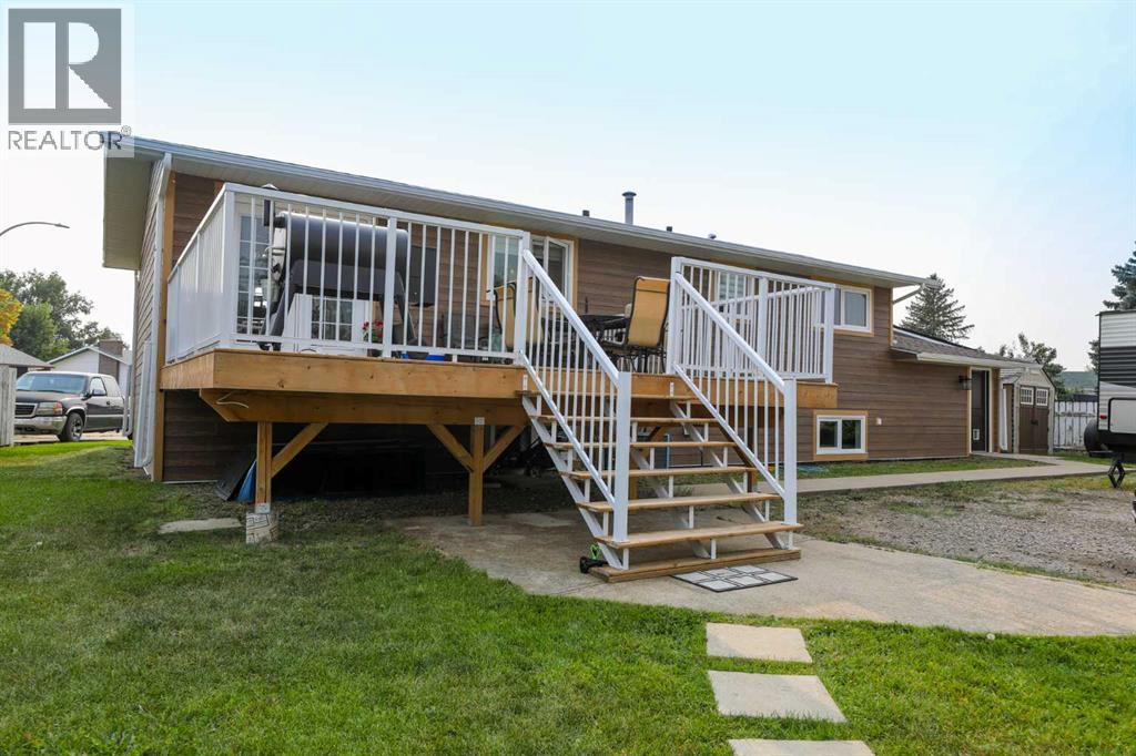 Property at 4919 61 Avenue N image 2