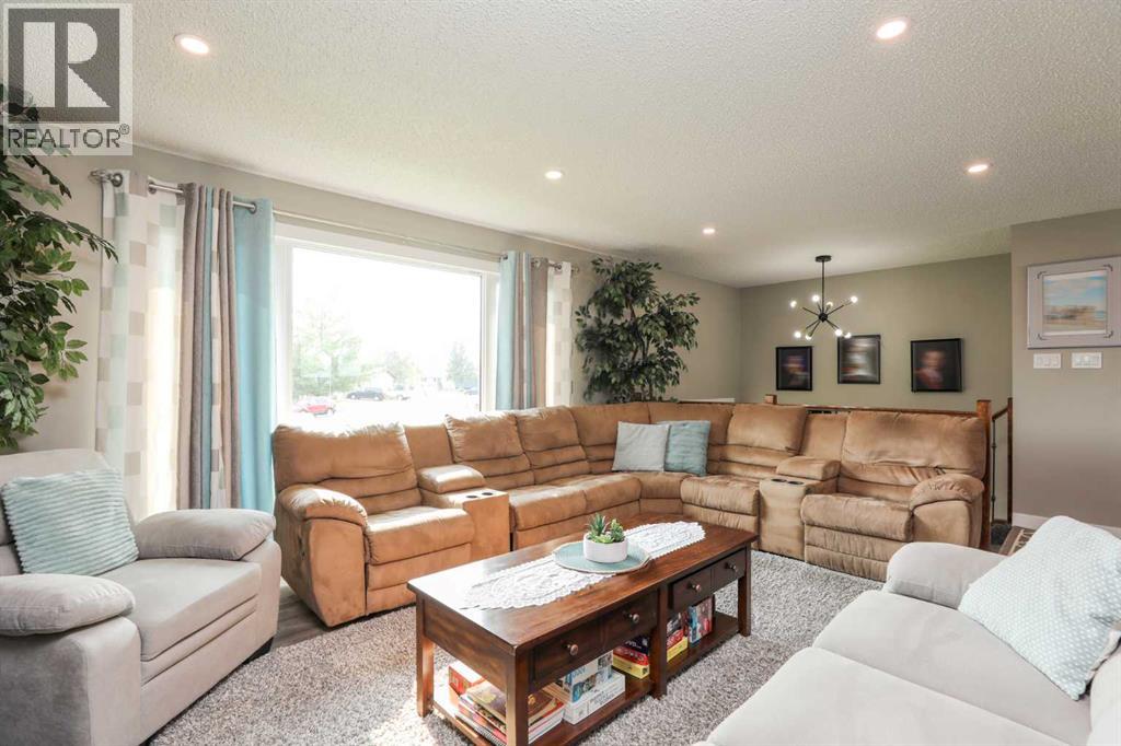 Property at 4919 61 Avenue N image 5