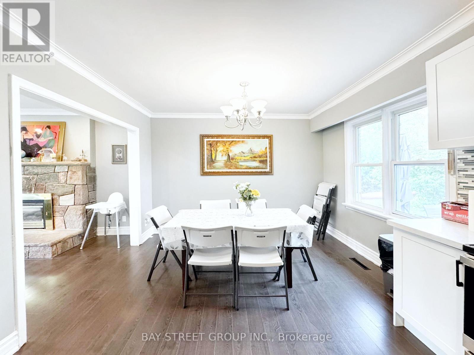 Main Floor - 8 Middle Street, Georgina, Ontario  L0E 1R0 - Photo 12 - N12393016
