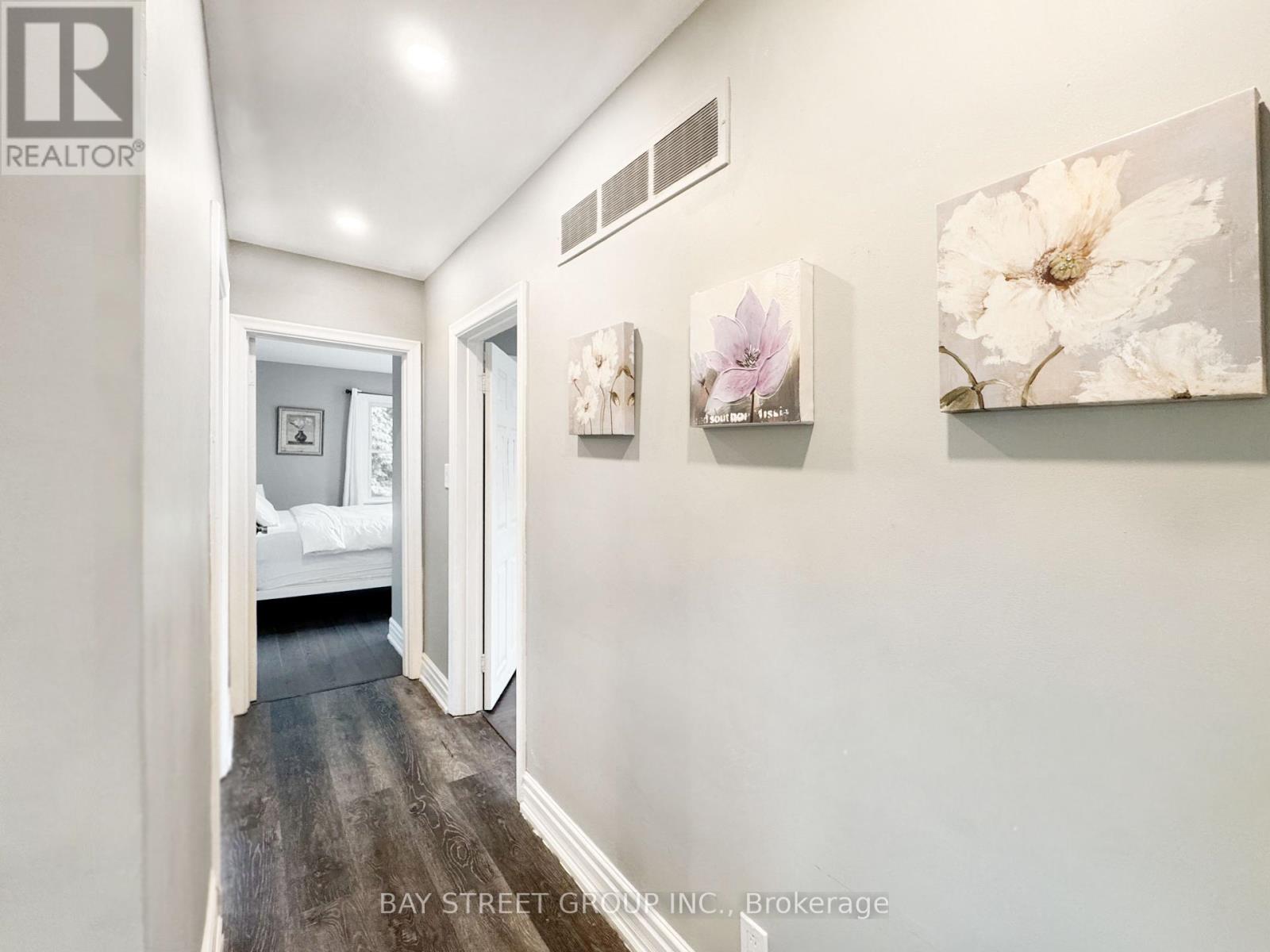 Main Floor - 8 Middle Street, Georgina, Ontario  L0E 1R0 - Photo 16 - N12393016
