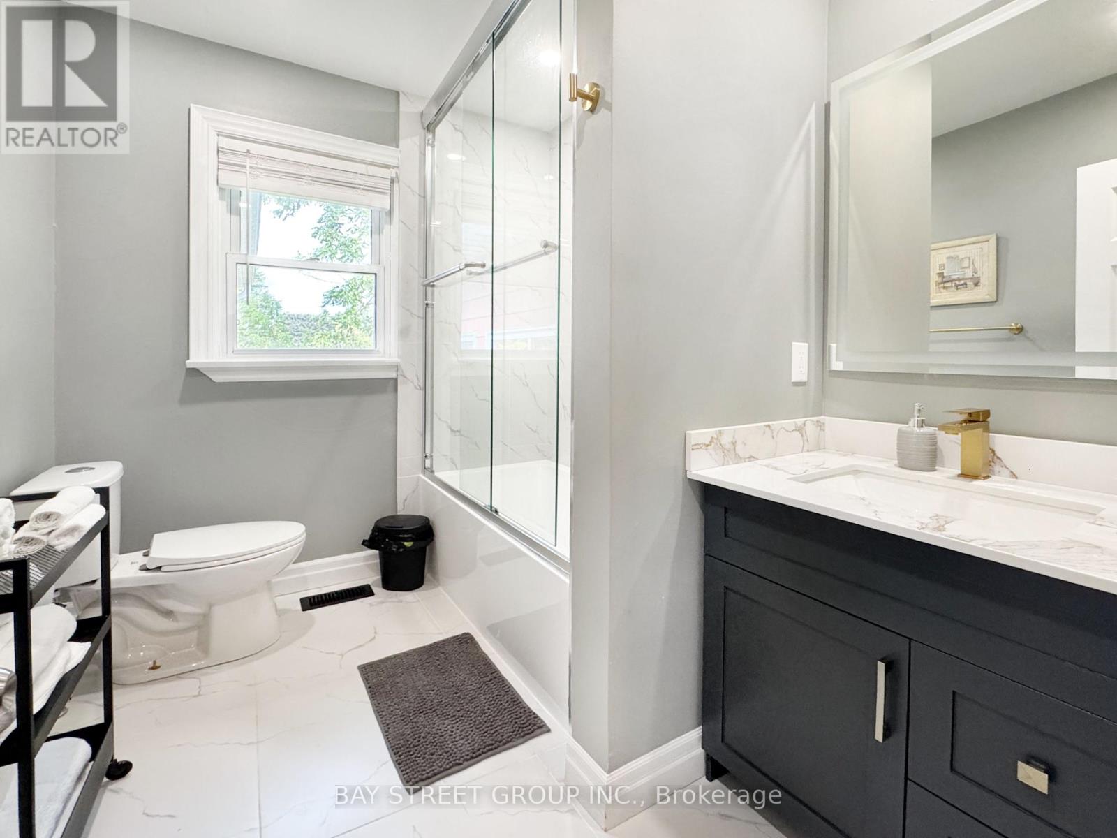 Main Floor - 8 Middle Street, Georgina, Ontario  L0E 1R0 - Photo 20 - N12393016