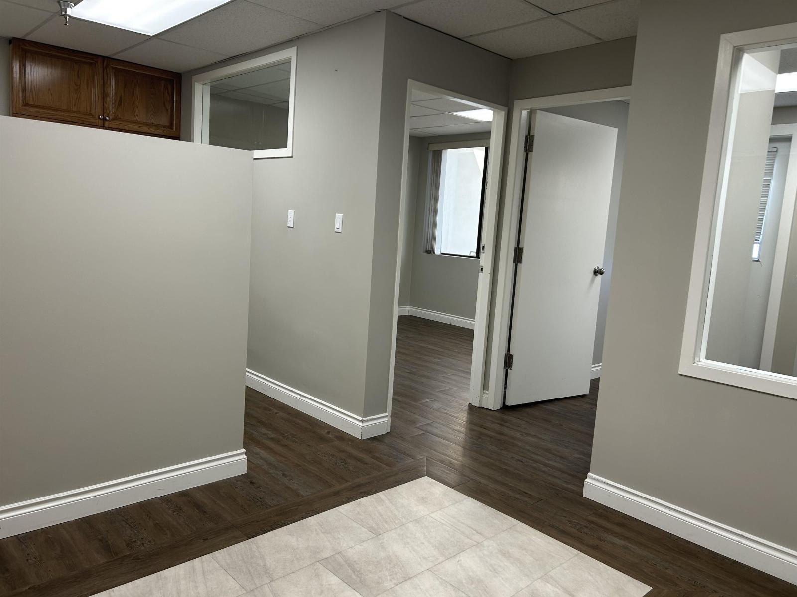 320 31935 South Fraser Way, Abbotsford, British Columbia  V2T 5N7 - Photo 3 - C8070499