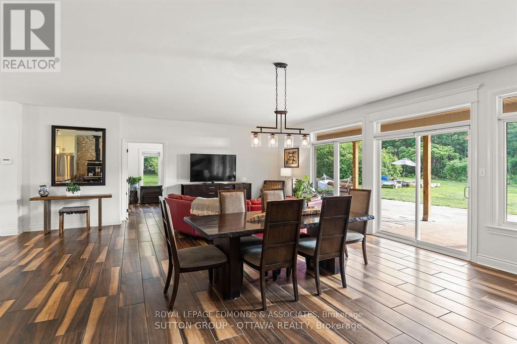 1448 Woito Station Road, Laurentian Valley, Ontario  K8A 6W5 - Photo 6 - X12393013