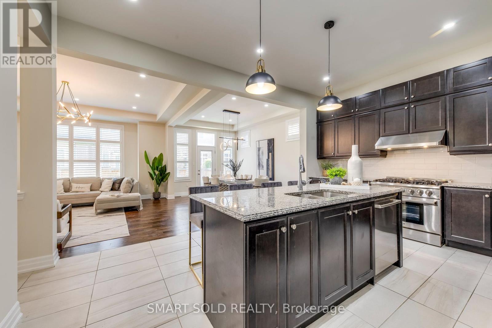 3263 Donald Mackay Street, Oakville, Ontario  L6M 0T1 - Photo 5 - W12392991