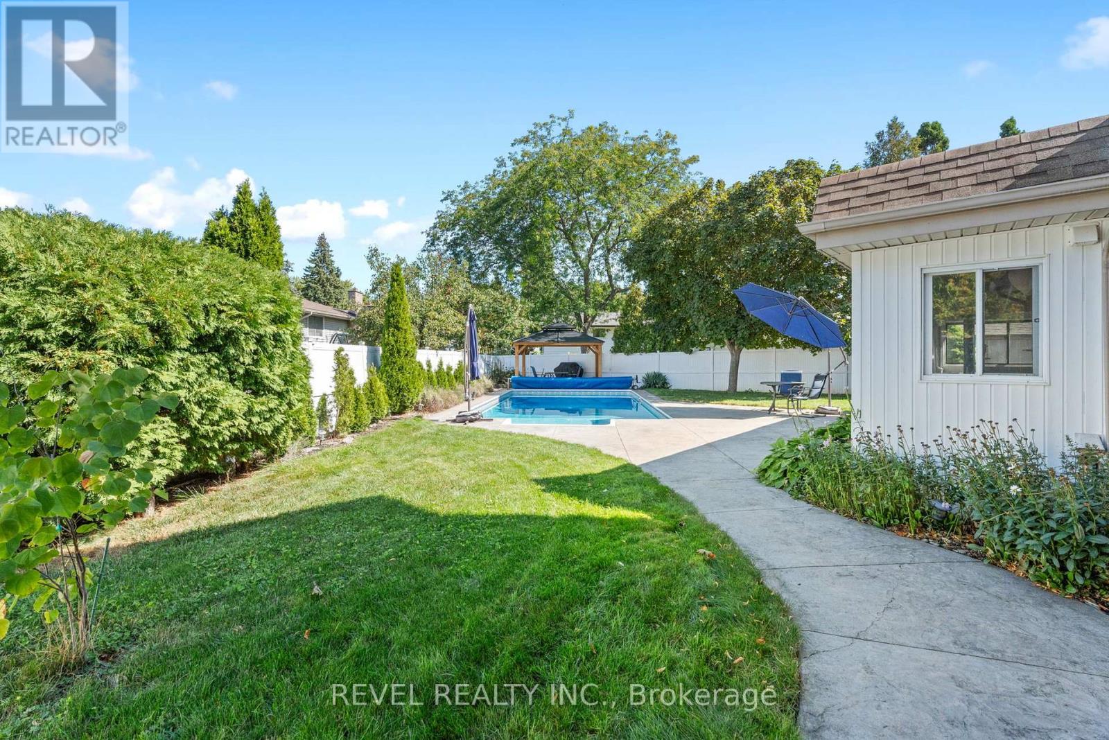 Property at 36 CAMBRIA DRIVE image 4