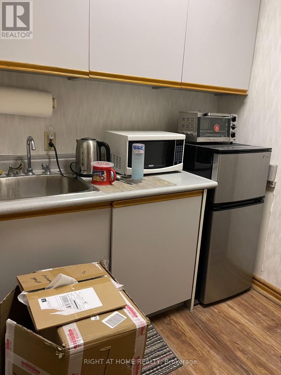 A - 640 Concession Street E, Hamilton, Ontario  L8V 1B5 - Photo 16 - X12393004