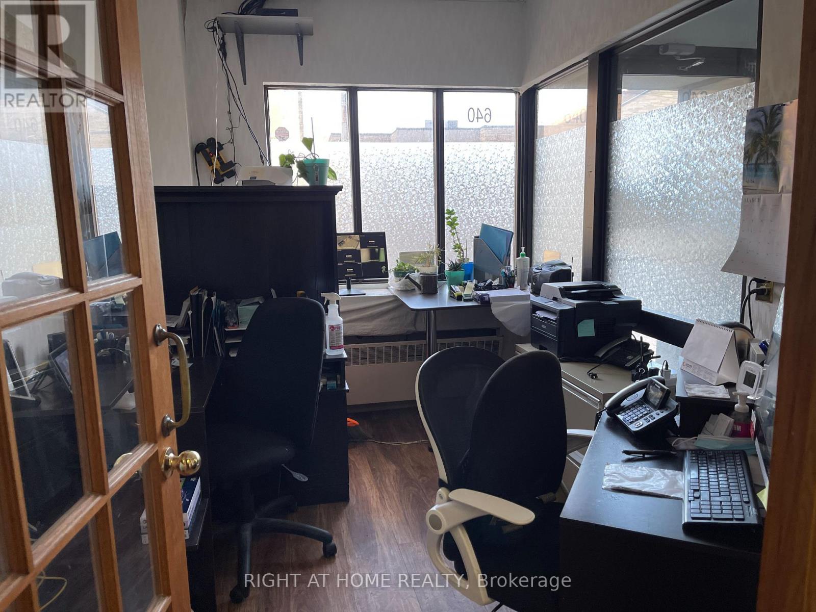 A - 640 Concession Street E, Hamilton, Ontario  L8V 1B5 - Photo 2 - X12393004