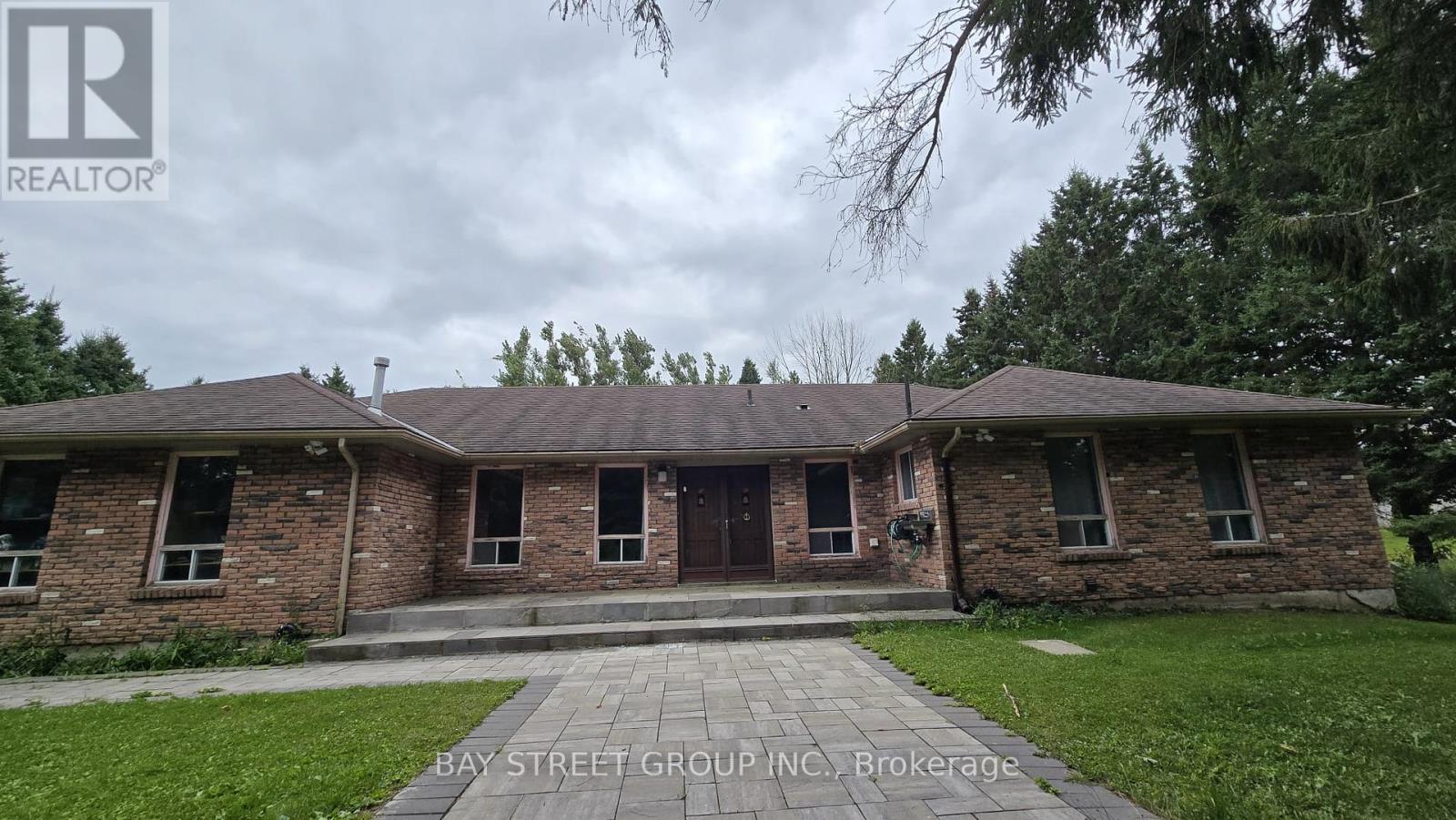 49 Maplewood Drive, Amaranth, Ontario  L9V 3N6 - Photo 2 - X12393006