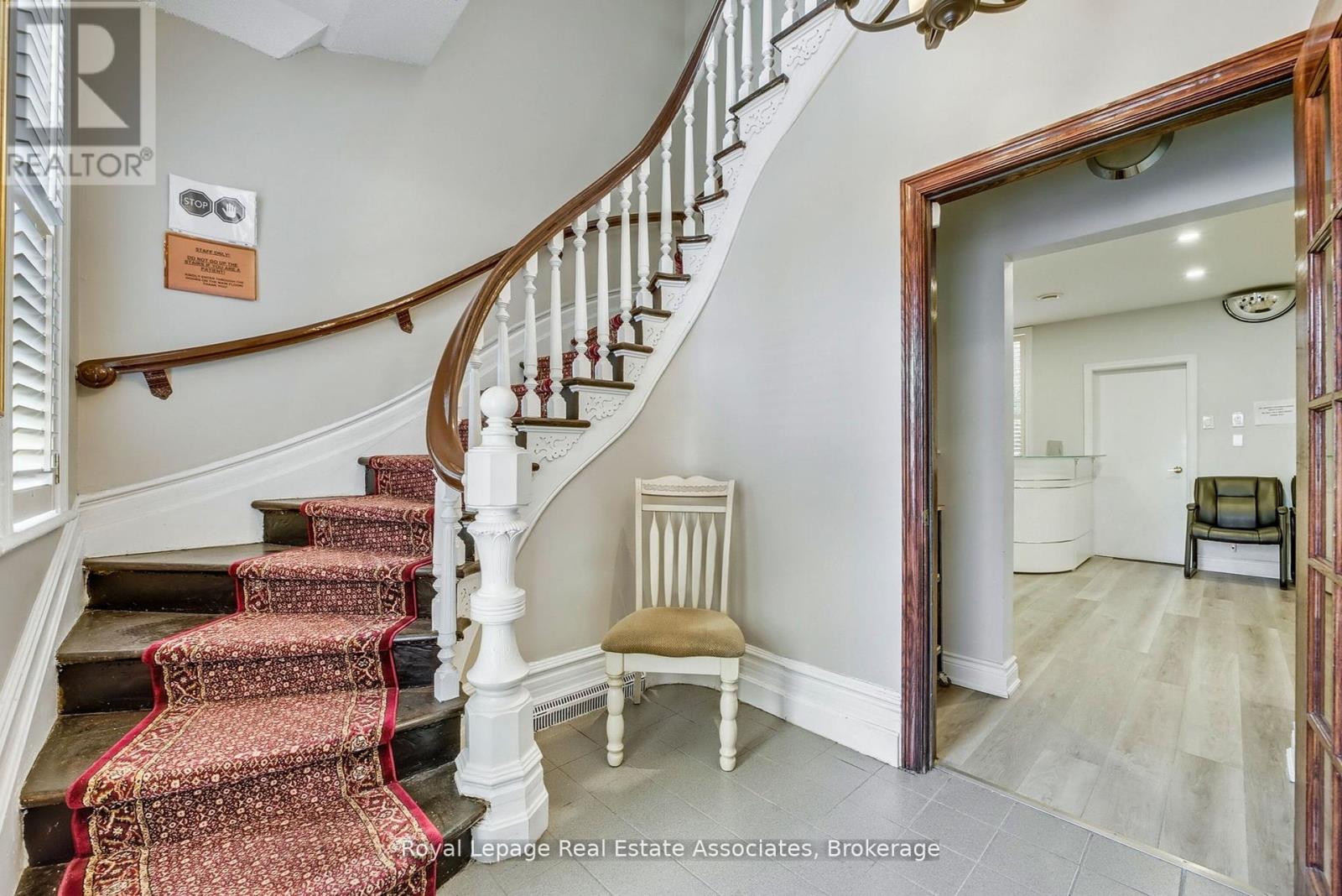 189 Hughson Street S, Hamilton, Ontario  L8N 2B6 - Photo 9 - X12393008