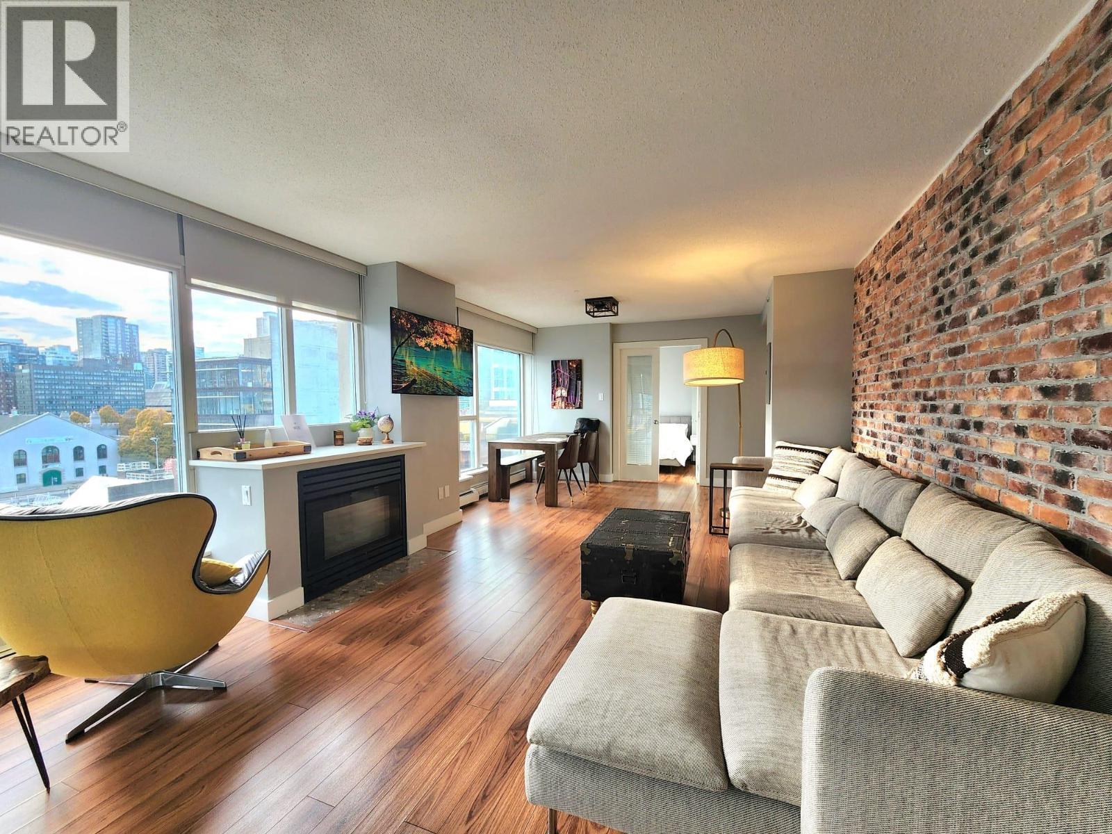 1004 183 KEEFER PLACE, Vancouver, British Columbia