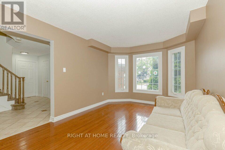 5118 Cree Lane, Mississauga, Ontario  L4Z 3B4 - Photo 5 - W12392881