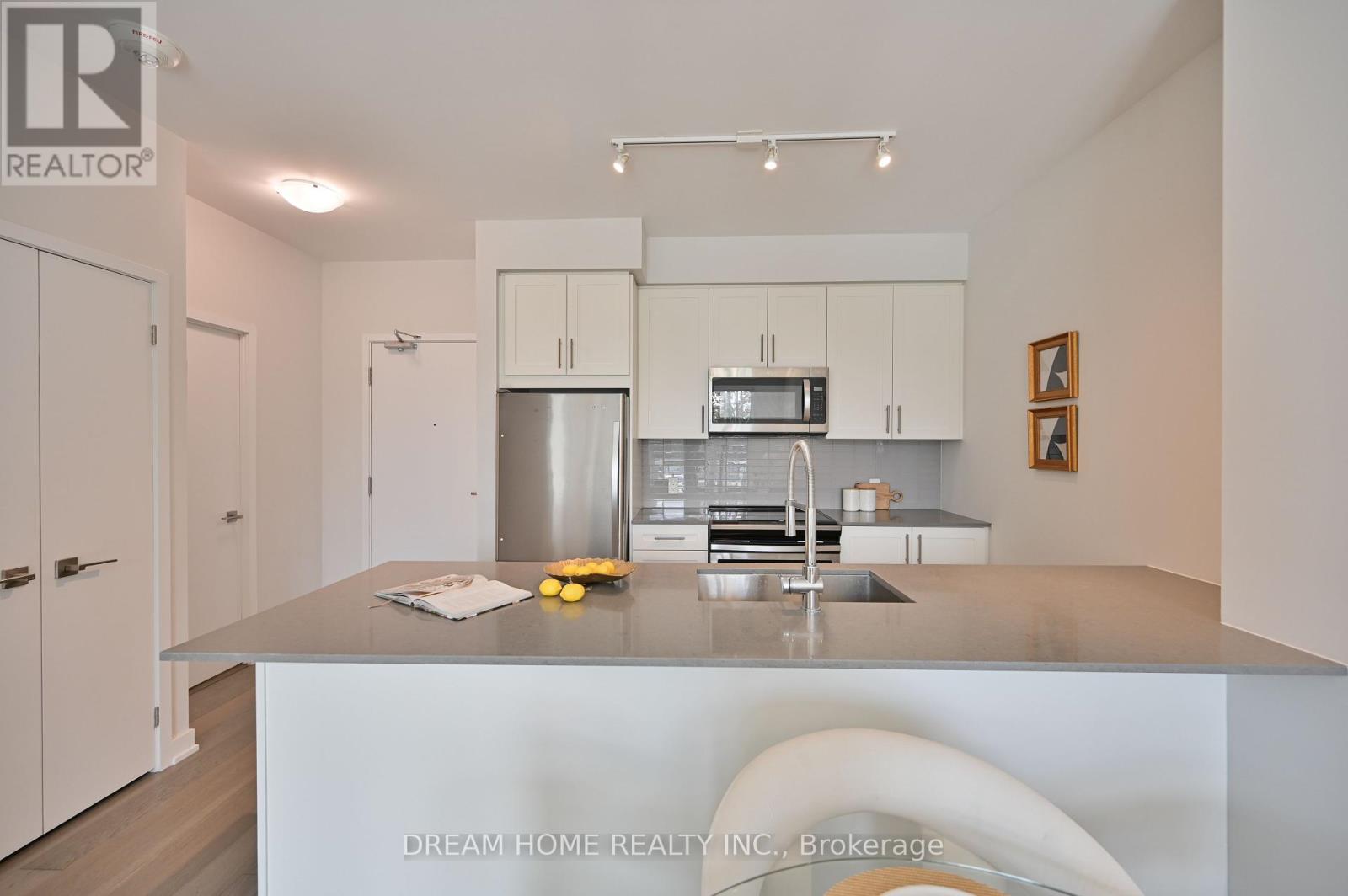 Th8 - 4055 Parkside Village Drive, Mississauga (Creditview), Ontario  L5B 0K8 - Photo 6 - W12393033