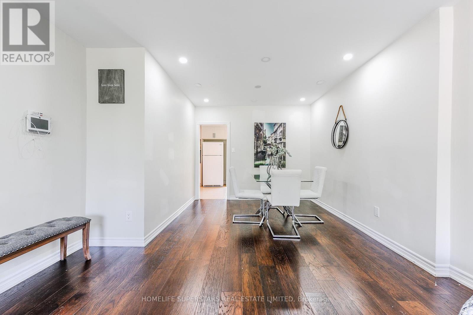 3 Lightwood Drive, Toronto (Thistletown-Beaumonde Heights), Ontario  M9V 2Z1 - Photo 10 - W12393034