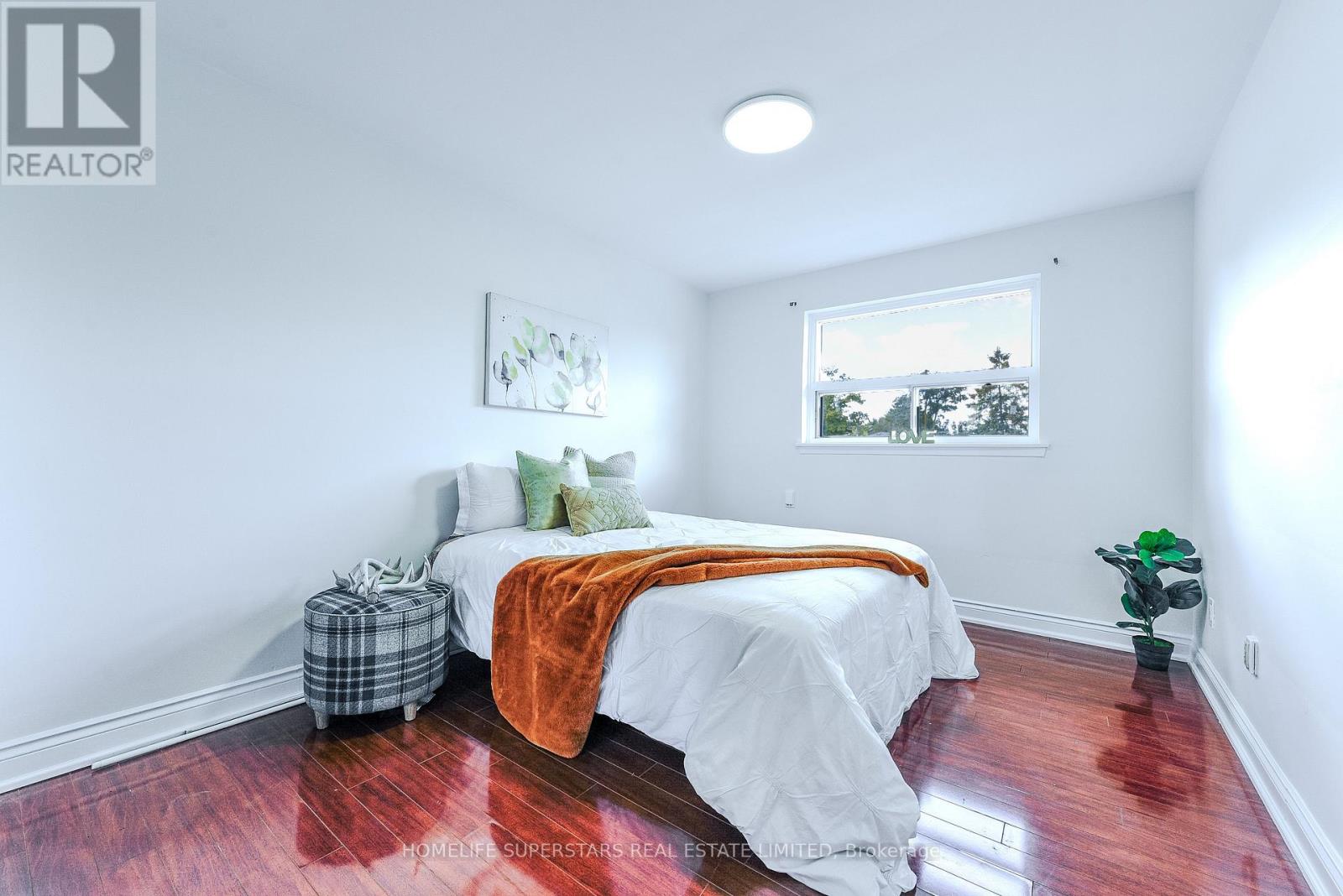 3 Lightwood Drive, Toronto (Thistletown-Beaumonde Heights), Ontario  M9V 2Z1 - Photo 18 - W12393034
