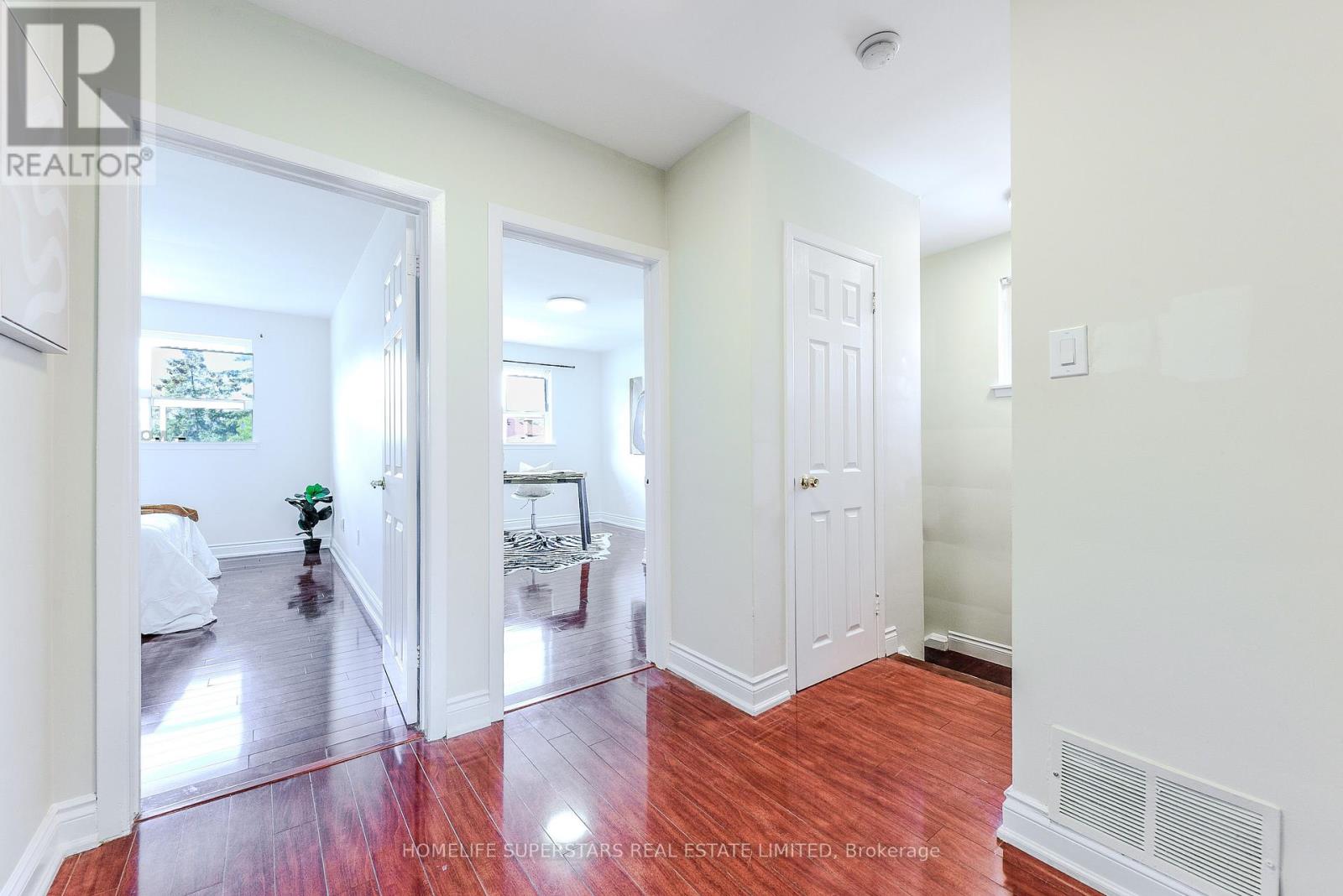3 Lightwood Drive, Toronto (Thistletown-Beaumonde Heights), Ontario  M9V 2Z1 - Photo 20 - W12393034