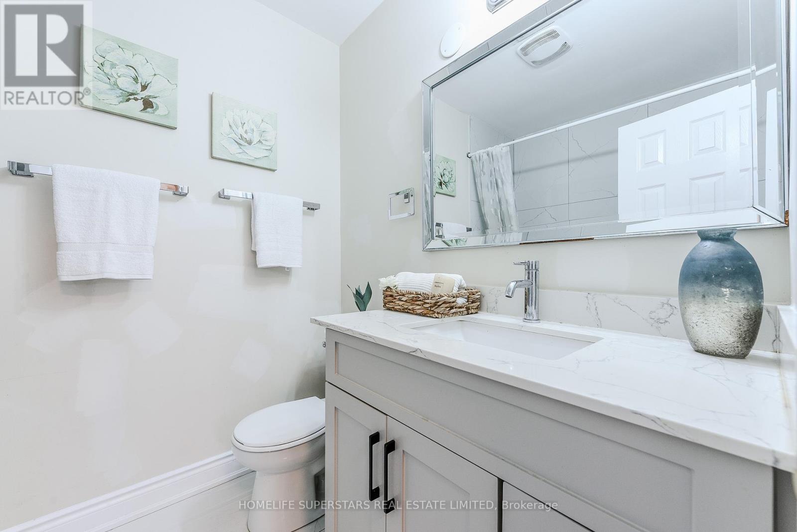 3 Lightwood Drive, Toronto (Thistletown-Beaumonde Heights), Ontario  M9V 2Z1 - Photo 26 - W12393034