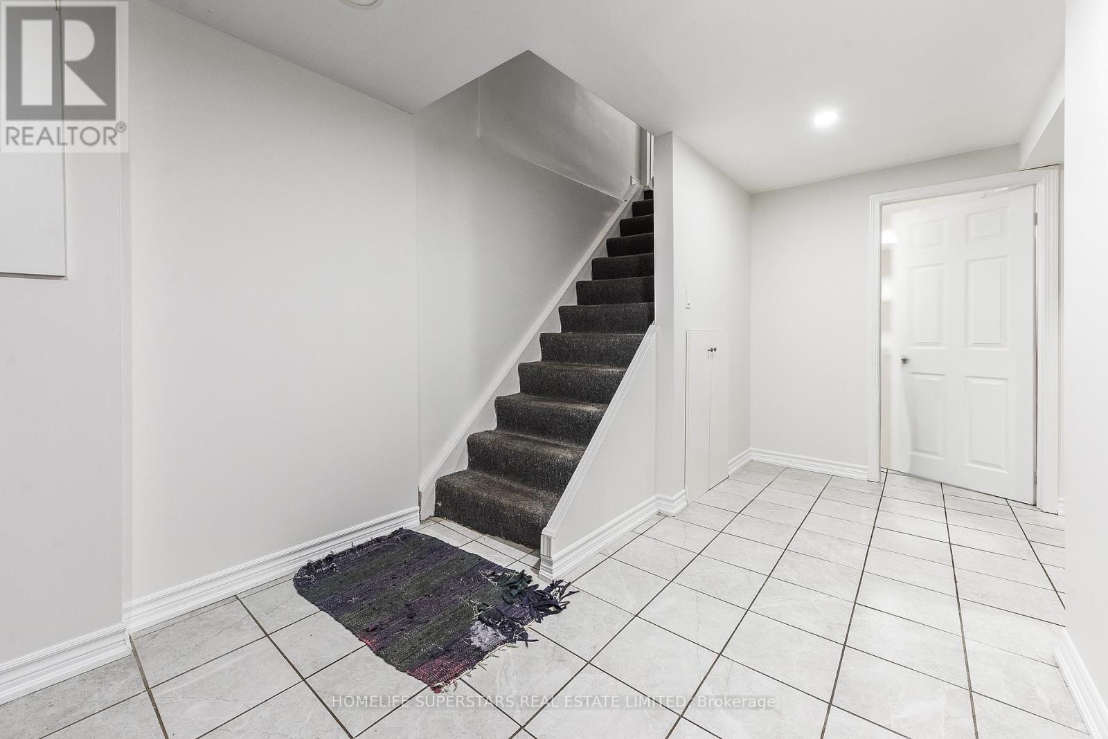 3 Lightwood Drive, Toronto (Thistletown-Beaumonde Heights), Ontario  M9V 2Z1 - Photo 28 - W12393034