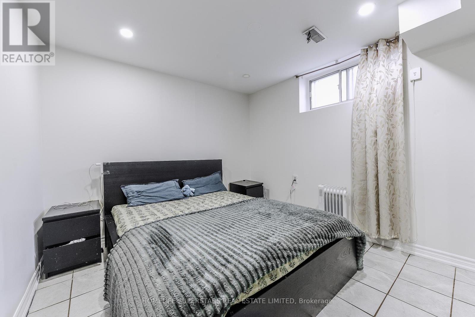 3 Lightwood Drive, Toronto (Thistletown-Beaumonde Heights), Ontario  M9V 2Z1 - Photo 29 - W12393034
