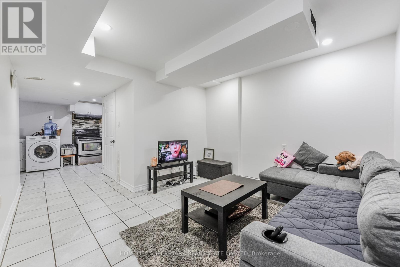 3 Lightwood Drive, Toronto (Thistletown-Beaumonde Heights), Ontario  M9V 2Z1 - Photo 30 - W12393034