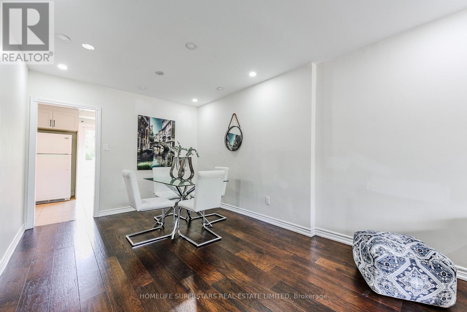 3 Lightwood Drive, Toronto (Thistletown-Beaumonde Heights), Ontario  M9V 2Z1 - Photo 8 - W12393034
