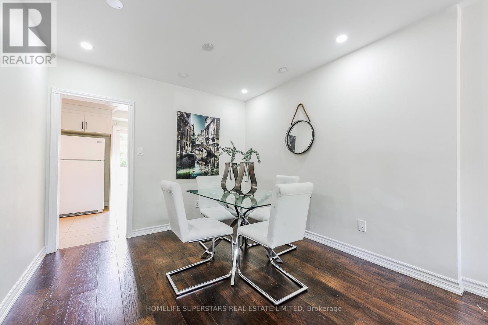 3 Lightwood Drive, Toronto (Thistletown-Beaumonde Heights), Ontario  M9V 2Z1 - Photo 9 - W12393034