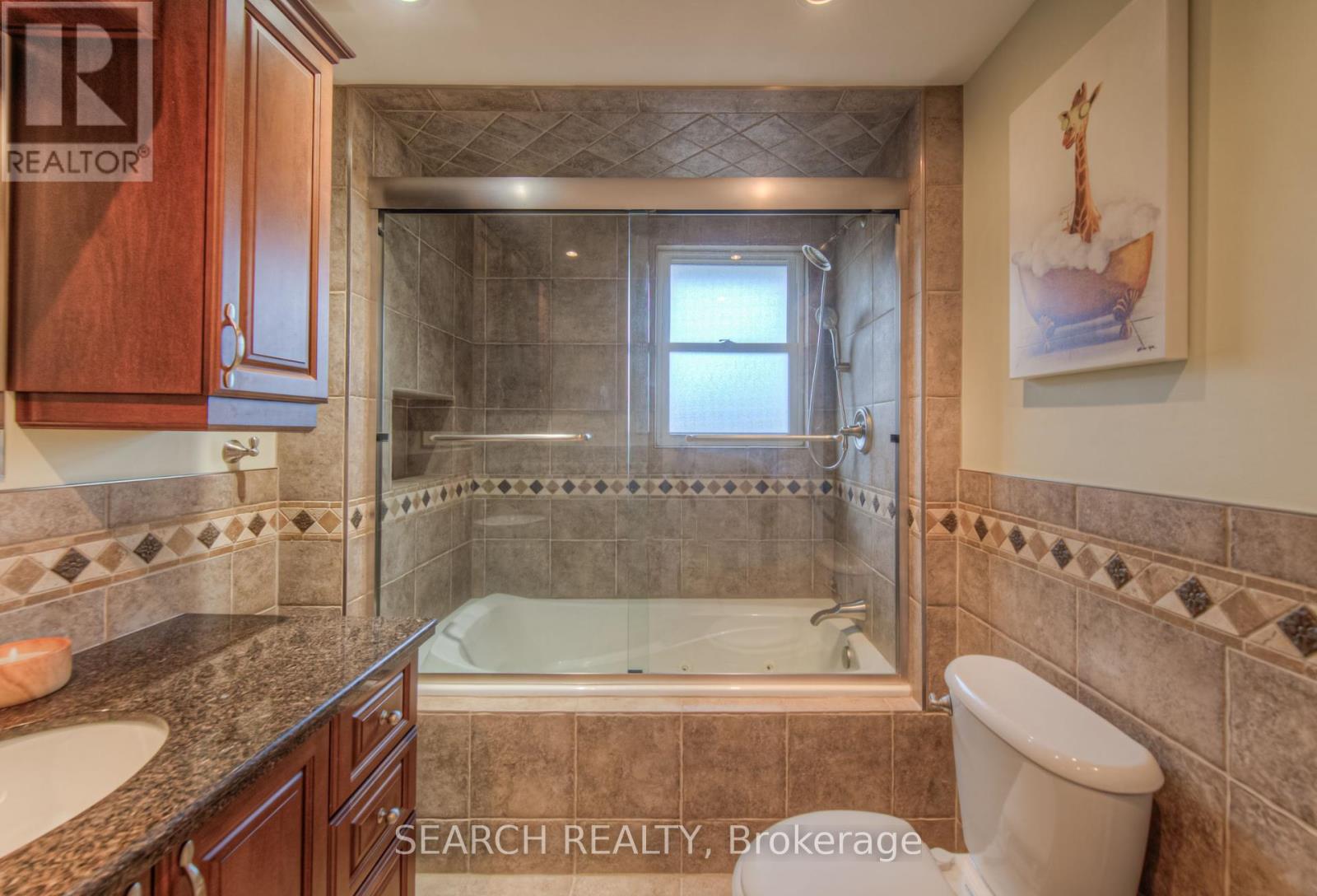 3 Kenwood Crescent, Hamilton (Huntington), Ontario  L8T 1W3 - Photo 17 - X12393032